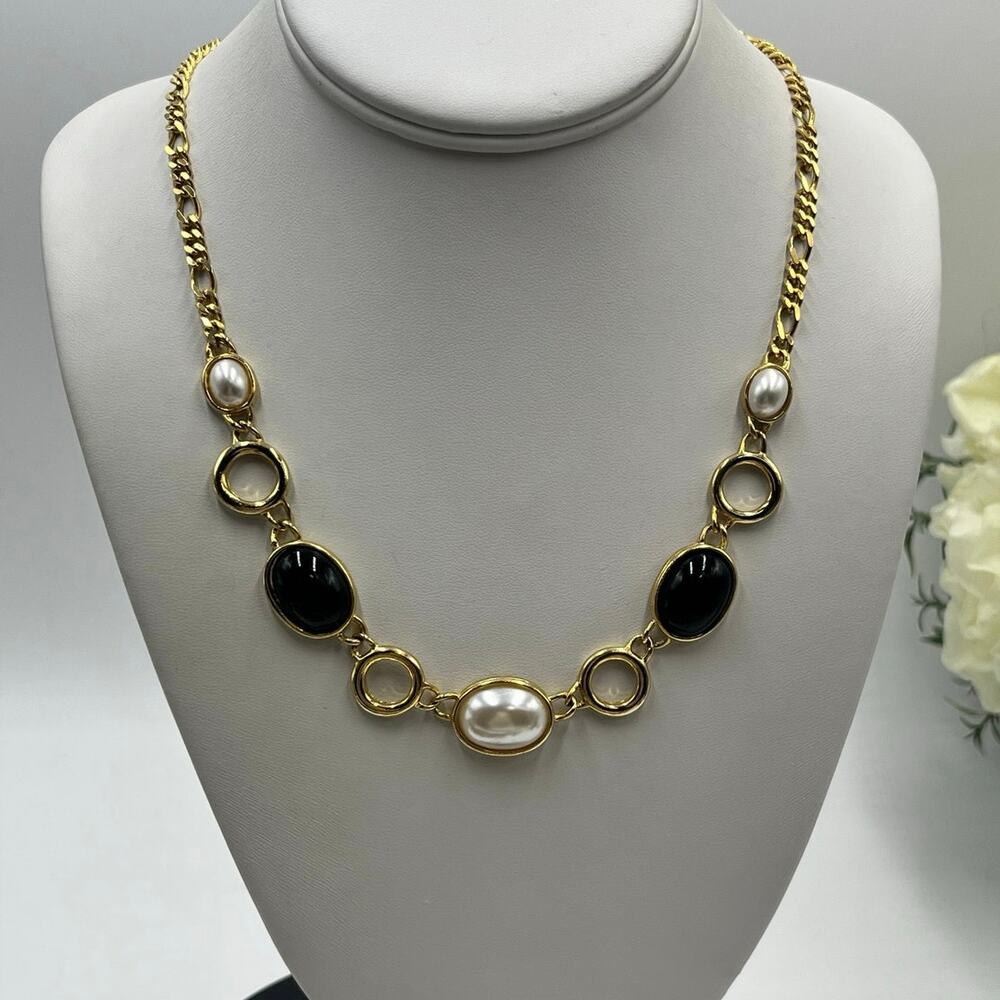 Park Lane Vintage Faux‎ White Pearl Black Cabochons Oval Open Circles Necklace